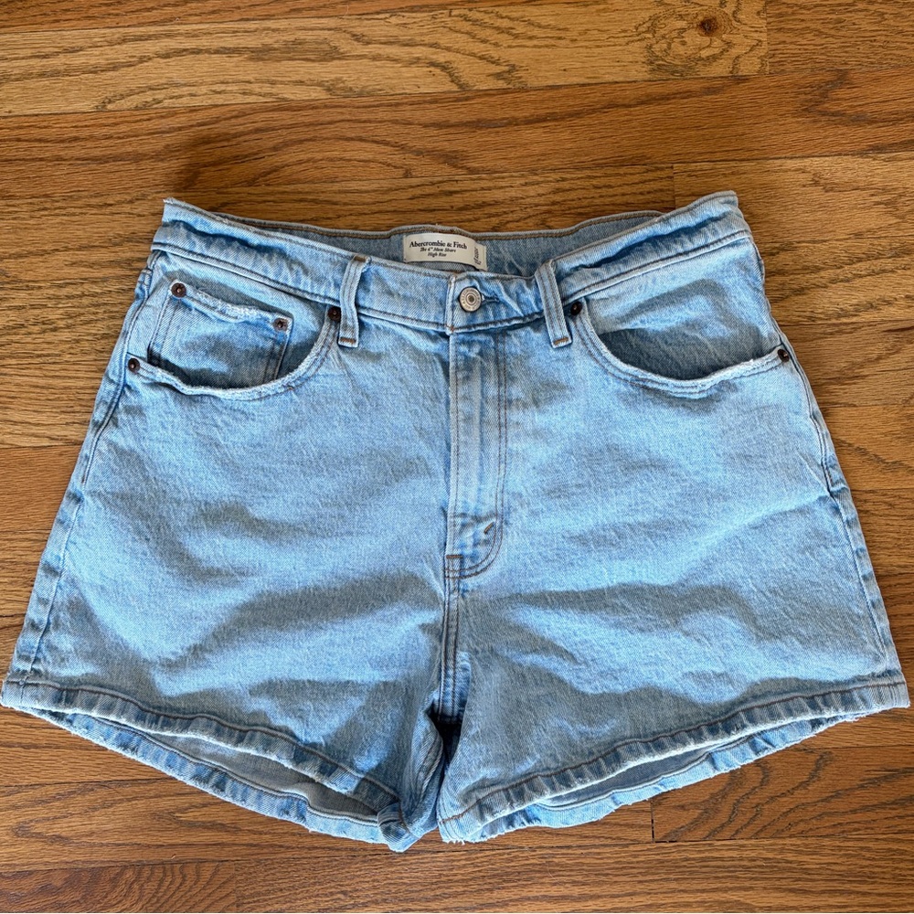 Abercrombie & Fitch 4” Mom Short Light Blue Denim Shorts